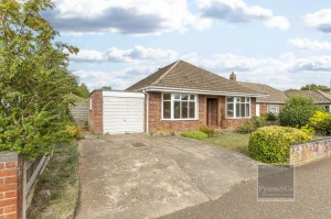 3 bedroom Detached Bungalow for sale in Wymondham