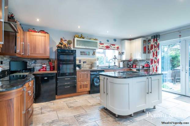 Additional Property Image 5 bedroom Detached Bungalow for sale in Norwich 2