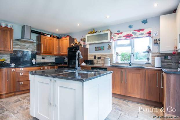 Additional Property Image 5 bedroom Detached Bungalow for sale in Norwich 18