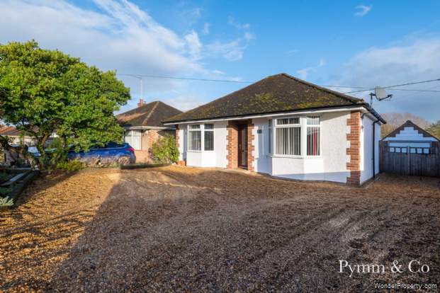 2 bedroom Detached Bungalow for sale in Norwich