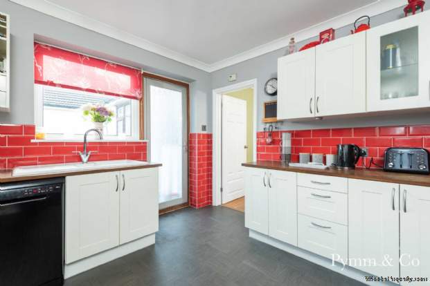Additional Property Image 2 bedroom Detached Bungalow for sale in Norwich 9