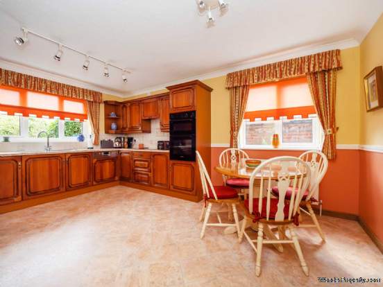 Additional Property Image 4 bedroom Detached for sale in Norwich 6