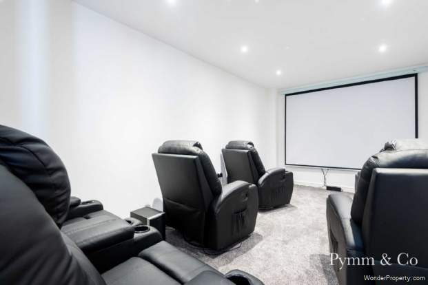 Additional Property Image 7 bedroom Detached for sale in Norwich 10