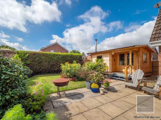 Additional Property Image 3 bedroom Chalet for sale in Norwich 8
