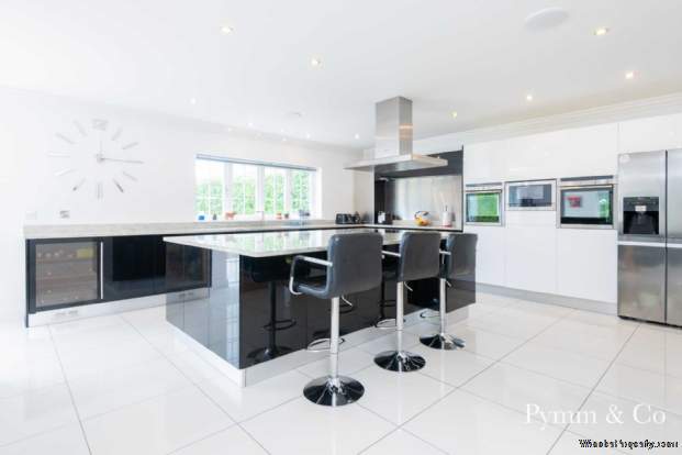 Additional Property Image 5 bedroom Chalet for sale in Norwich 3