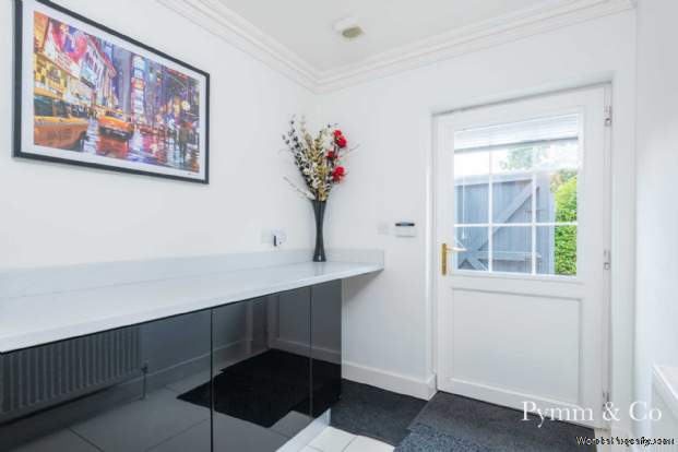 Additional Property Image 5 bedroom Chalet for sale in Norwich 8