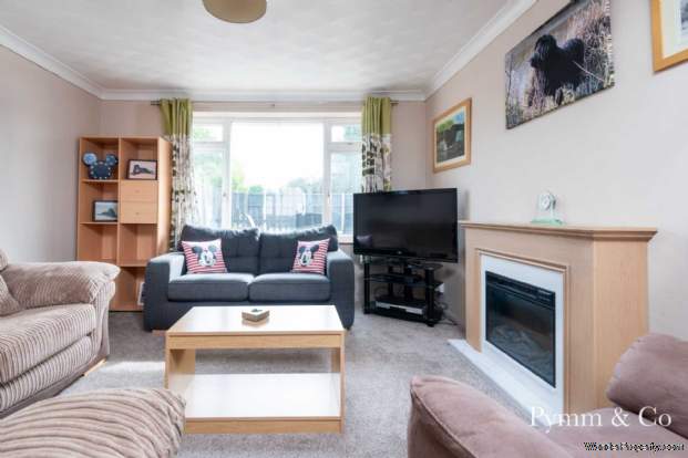 Additional Property Image 4 bedroom Chalet for sale in Norwich 4