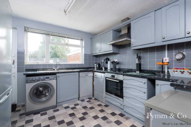 Additional Property Image 4 bedroom Chalet for sale in Norwich 9