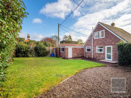 Additional Property Image 3 bedroom Chalet for sale in Norwich 2