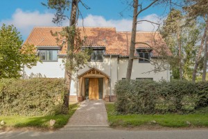 4 bedroom Detached to rent in Wymondham