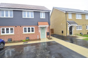 3 bedroom Semi Detached to rent in Attleborough