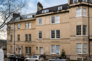 2 bedroom Apartment to rent in Bath
