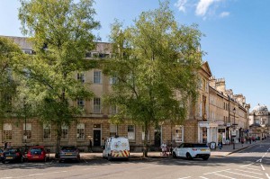 2 bedroom Apartment to rent in Bath