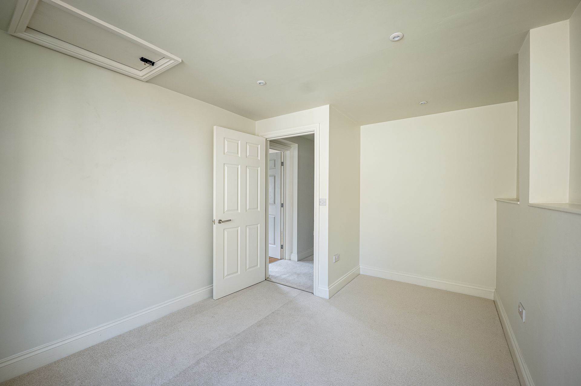 Additional Property Image 1 bedroom Apartment to rent in Bath 8