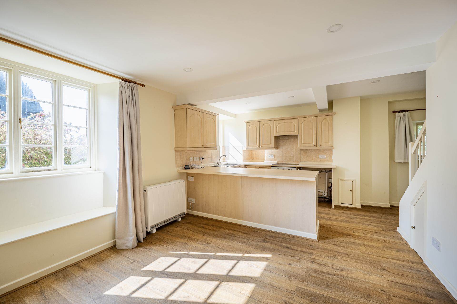 Additional Property Image 2 bedroom House to rent in Bath 4