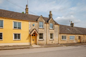 4 bedroom House to rent in Badminton