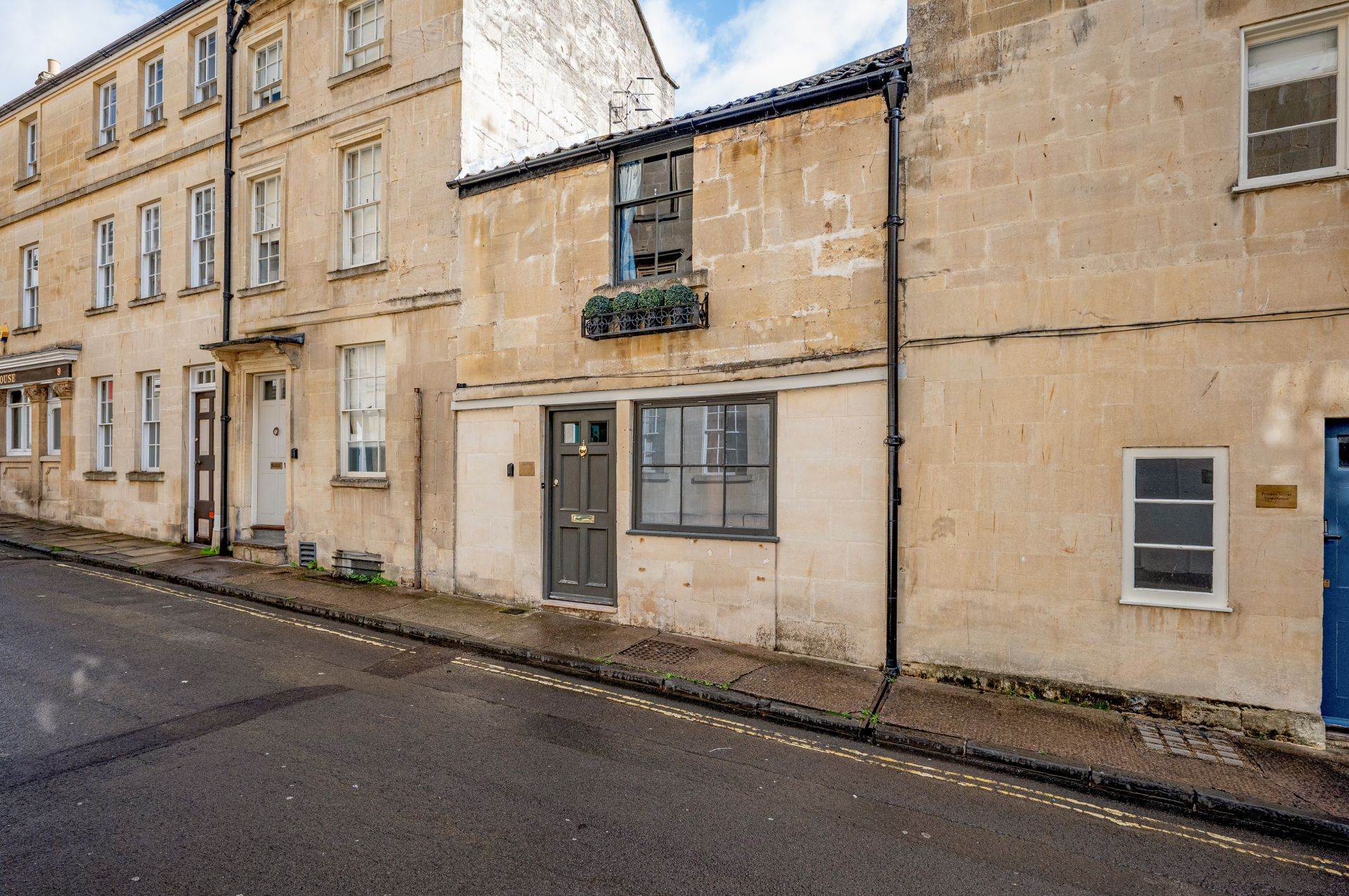 1 bedroom House to rent in Bath