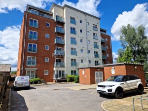2 bedroom Flat to rent in Reading