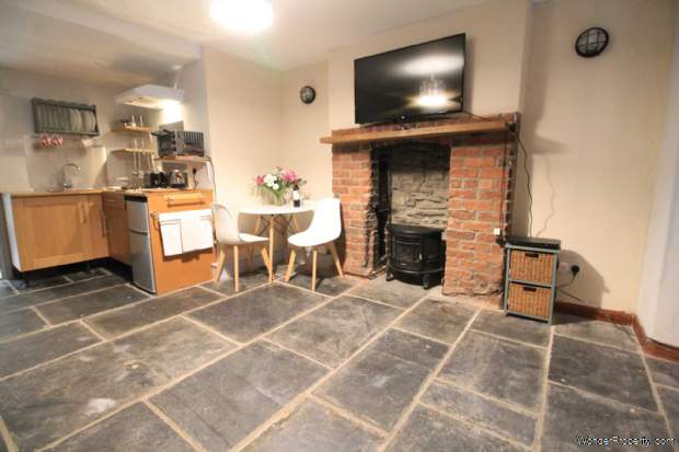 Additional Property Image 1 bedroom Flat for sale in Looe 2