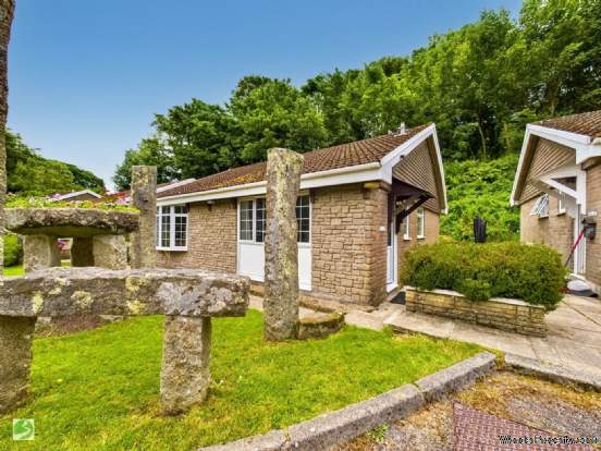 2 bedroom Semi Detached Bungalow for sale in Looe