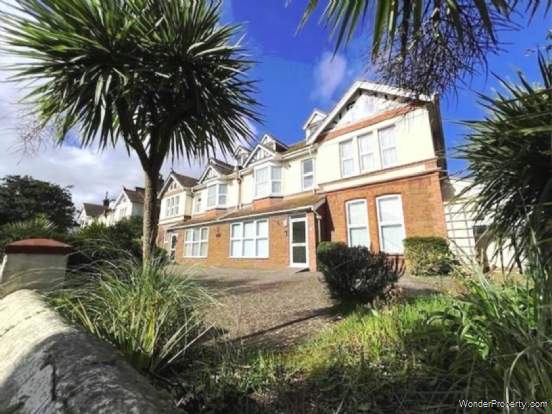 2 bedroom Apartment for sale in Paignton
