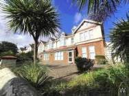 2 bedroom Apartment for sale in Paignton