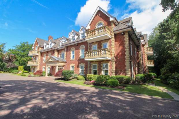 2 bedroom Apartment for sale in Stockport