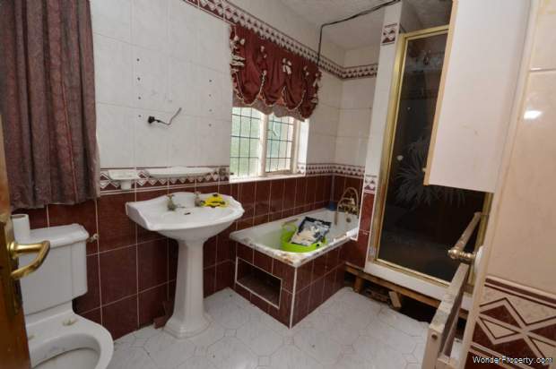 Additional Property Image 5 bedroom Detached for sale in Stockport 16