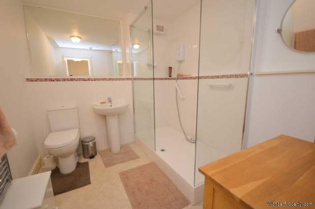 Additional Property Image 2 bedroom Apartment for sale in Stockport 7