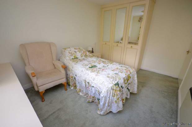 Additional Property Image 2 bedroom Apartment for sale in Stockport 9