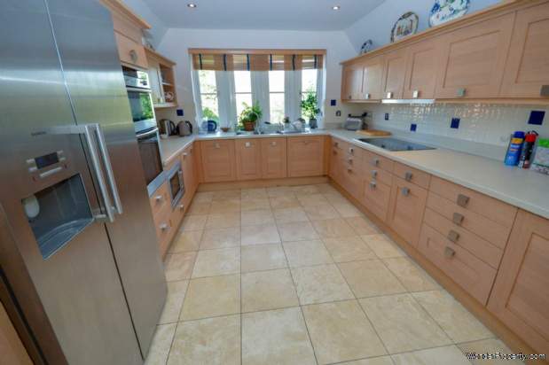 Additional Property Image 3 bedroom Apartment for sale in Stockport 8