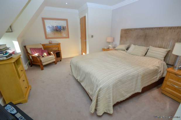 Additional Property Image 3 bedroom Apartment for sale in Stockport 11