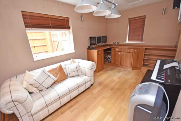 Additional Property Image 6 bedroom Detached for sale in Cheadle 9