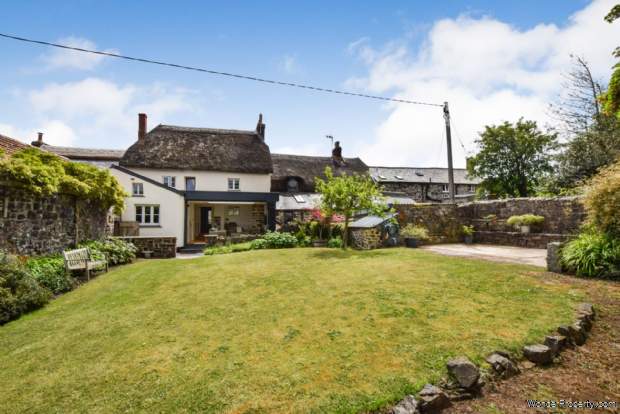 4 bedroom Terraced for sale in Exeter