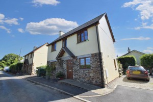3 bedroom Detached for sale in Crediton