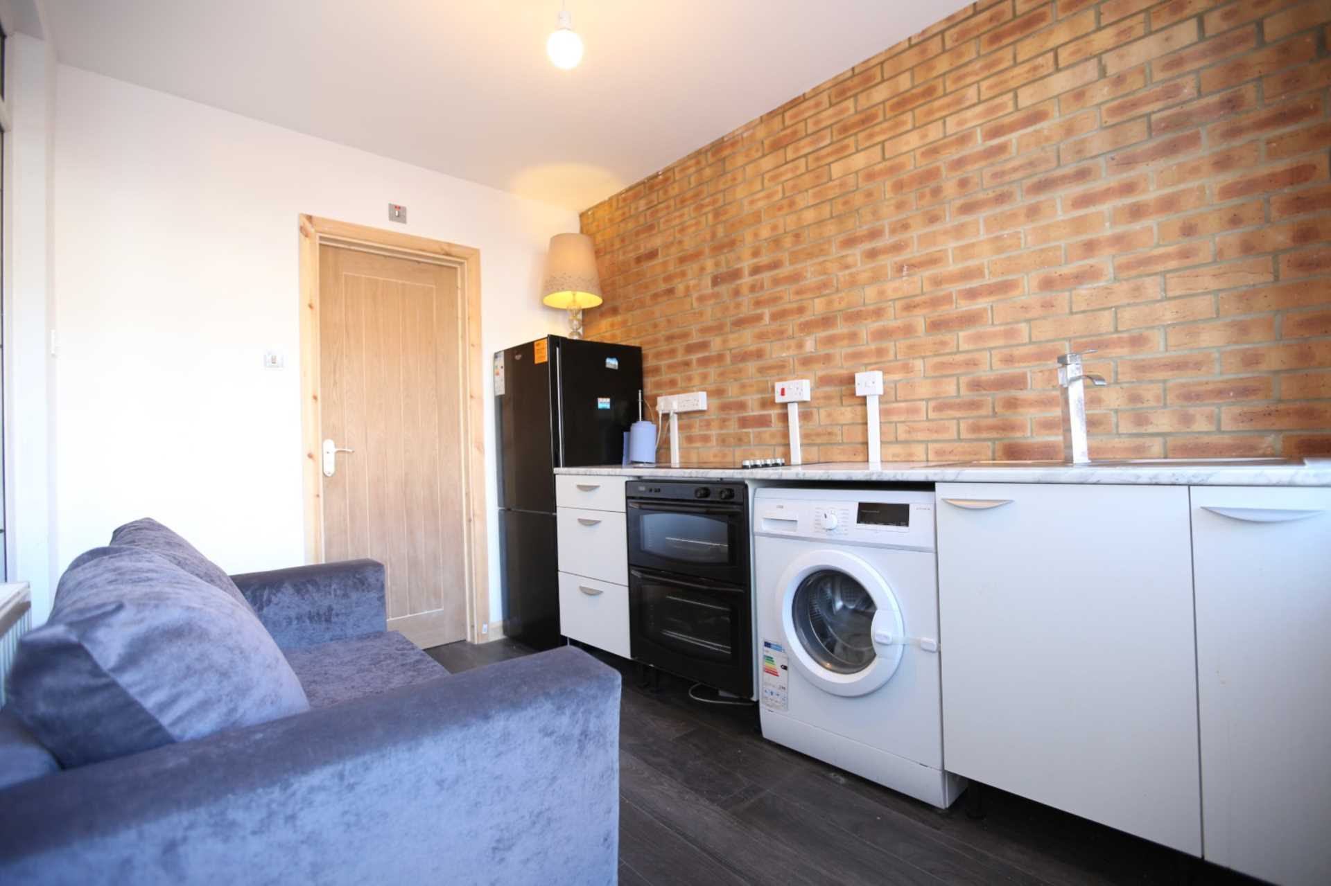 Additional Property Image 1 bedroom Studio to rent in Ilford 4