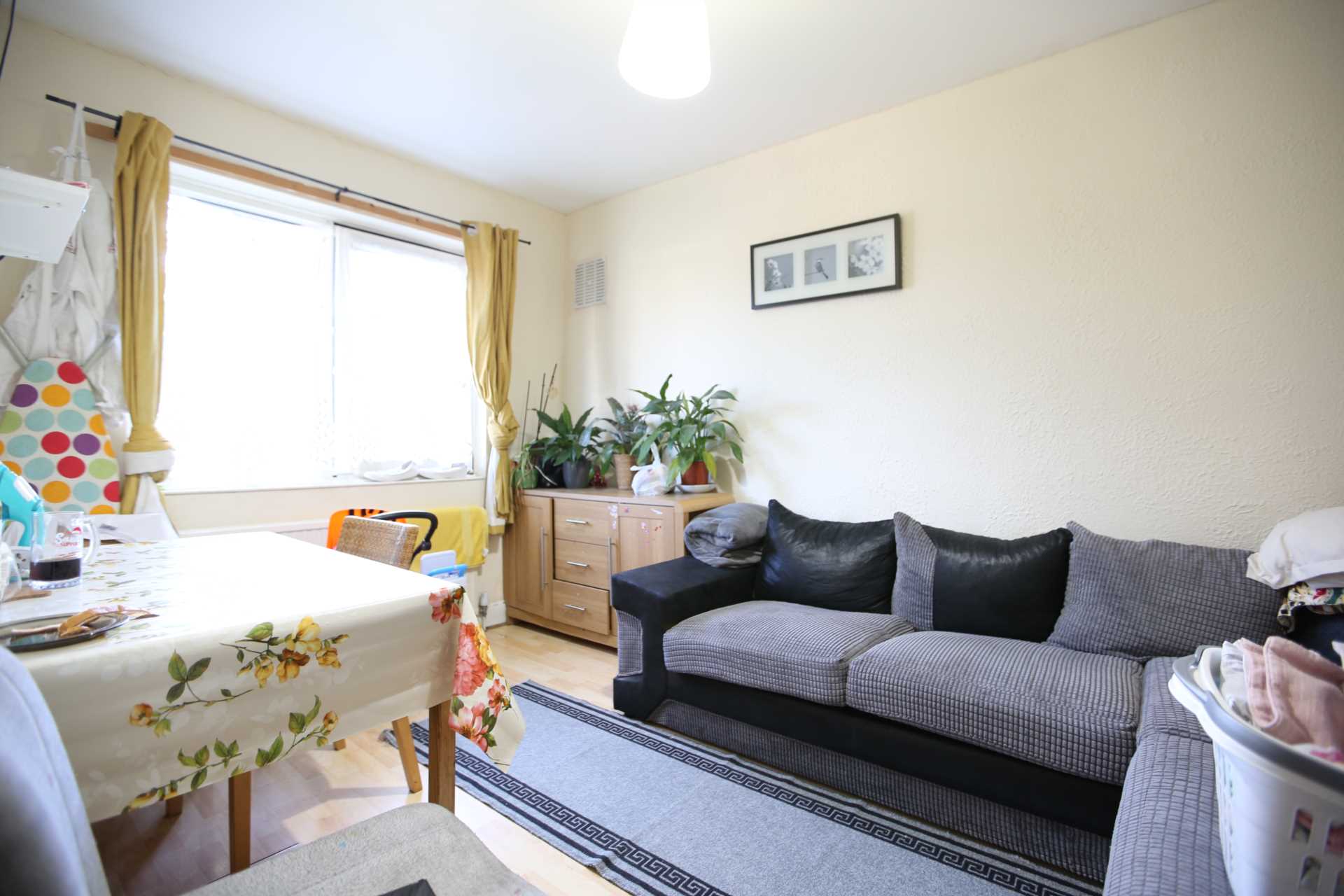 Additional Property Image 3 bedroom Flat for sale in London 2