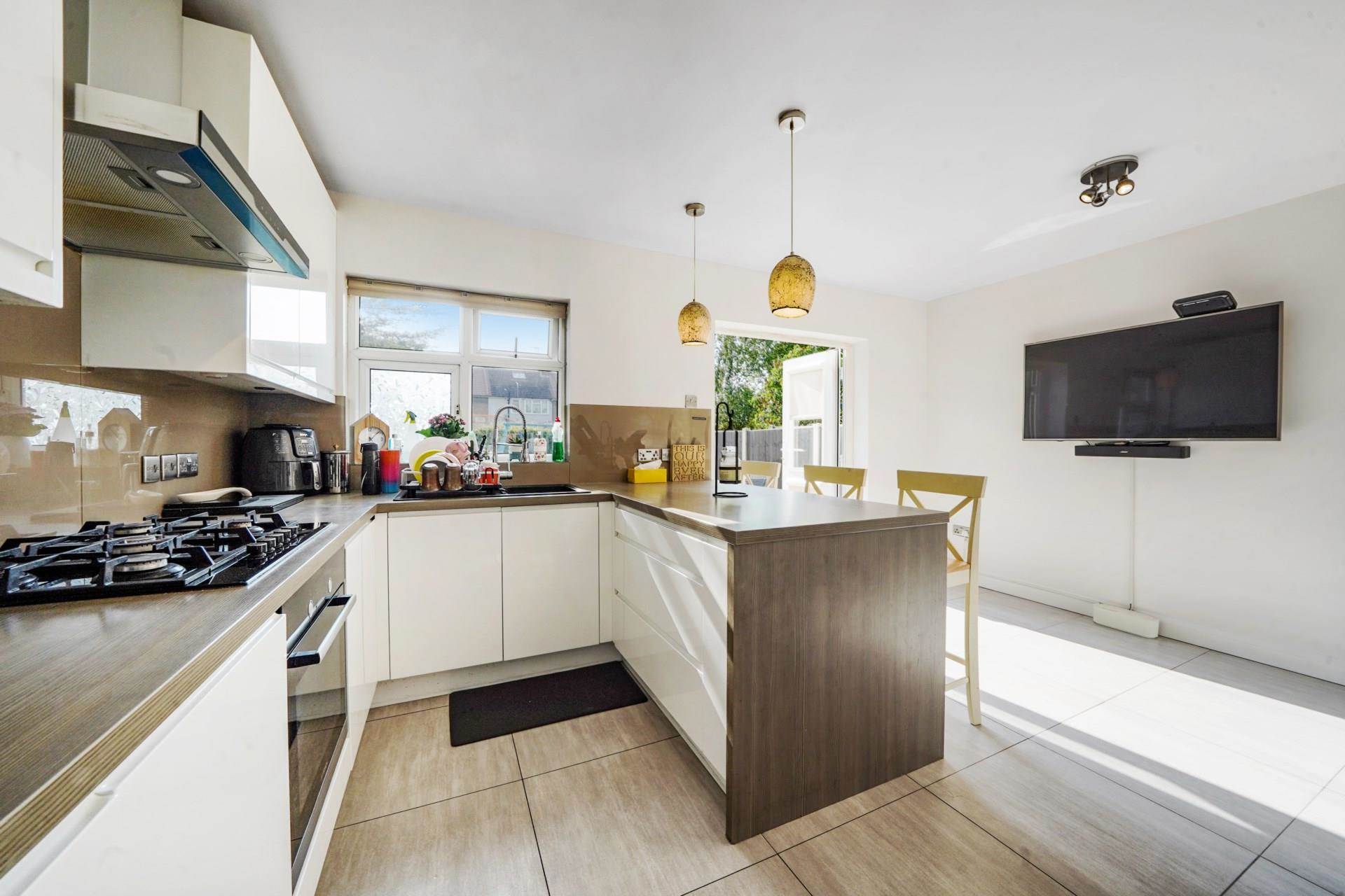 Additional Property Image 3 bedroom End of Terrace for sale in Dagenham 6