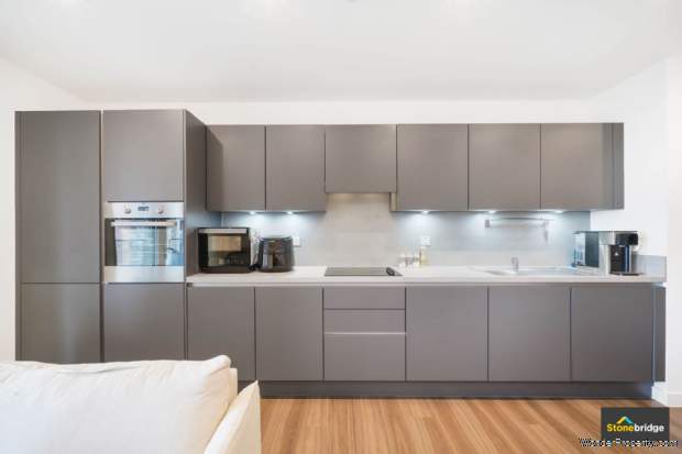 3 bedroom Flat for sale in London