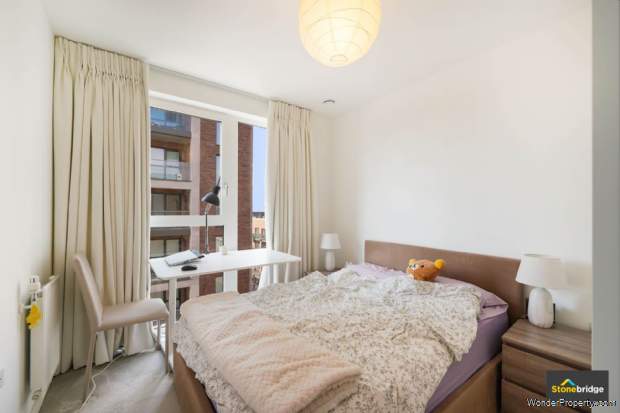 Additional Property Image 3 bedroom Flat for sale in London 13