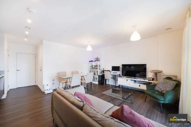 Additional Property Image 3 bedroom Flat for sale in London 8
