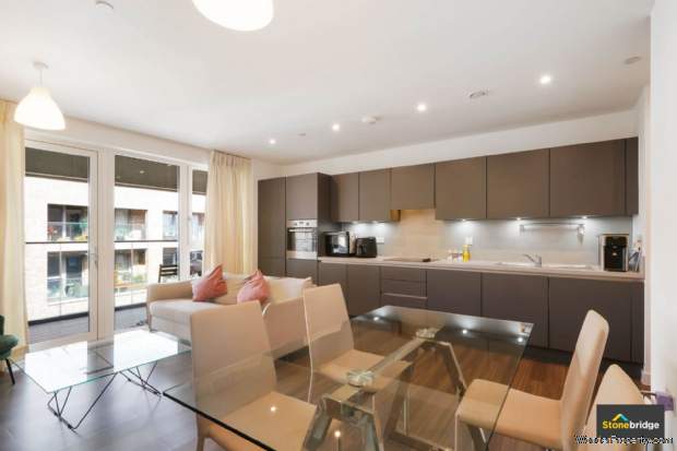 Additional Property Image 3 bedroom Flat for sale in London 9