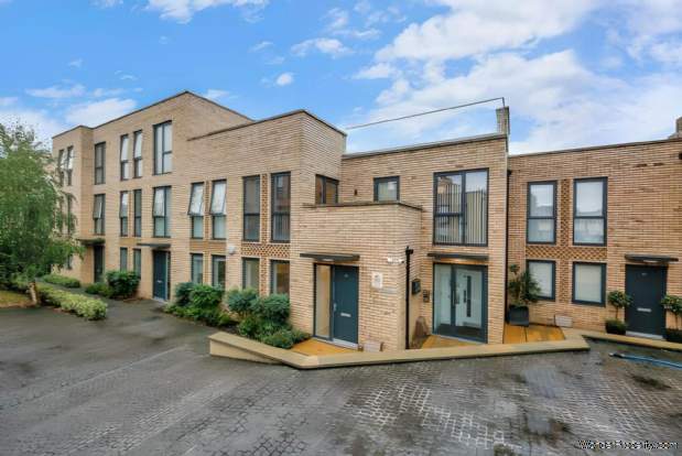 1 bedroom Apartment for sale in London
