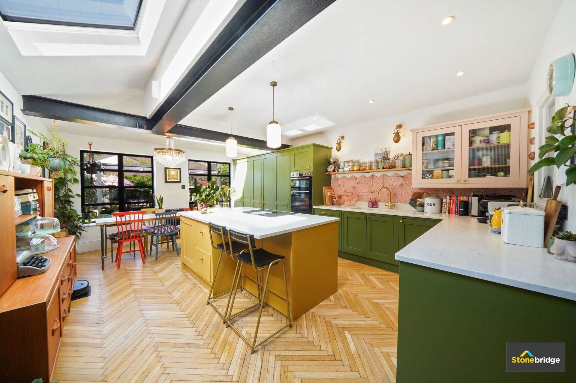 5 bedroom End of Terrace for sale in London