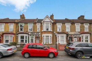2 bedroom Terraced for sale in London