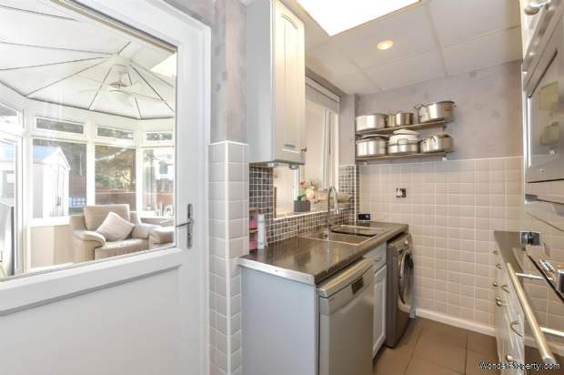 Additional Property Image 3 bedroom Semi Detached for sale in Dagenham 3