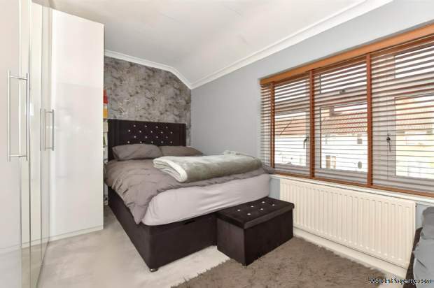 Additional Property Image 3 bedroom Semi Detached for sale in Dagenham 6
