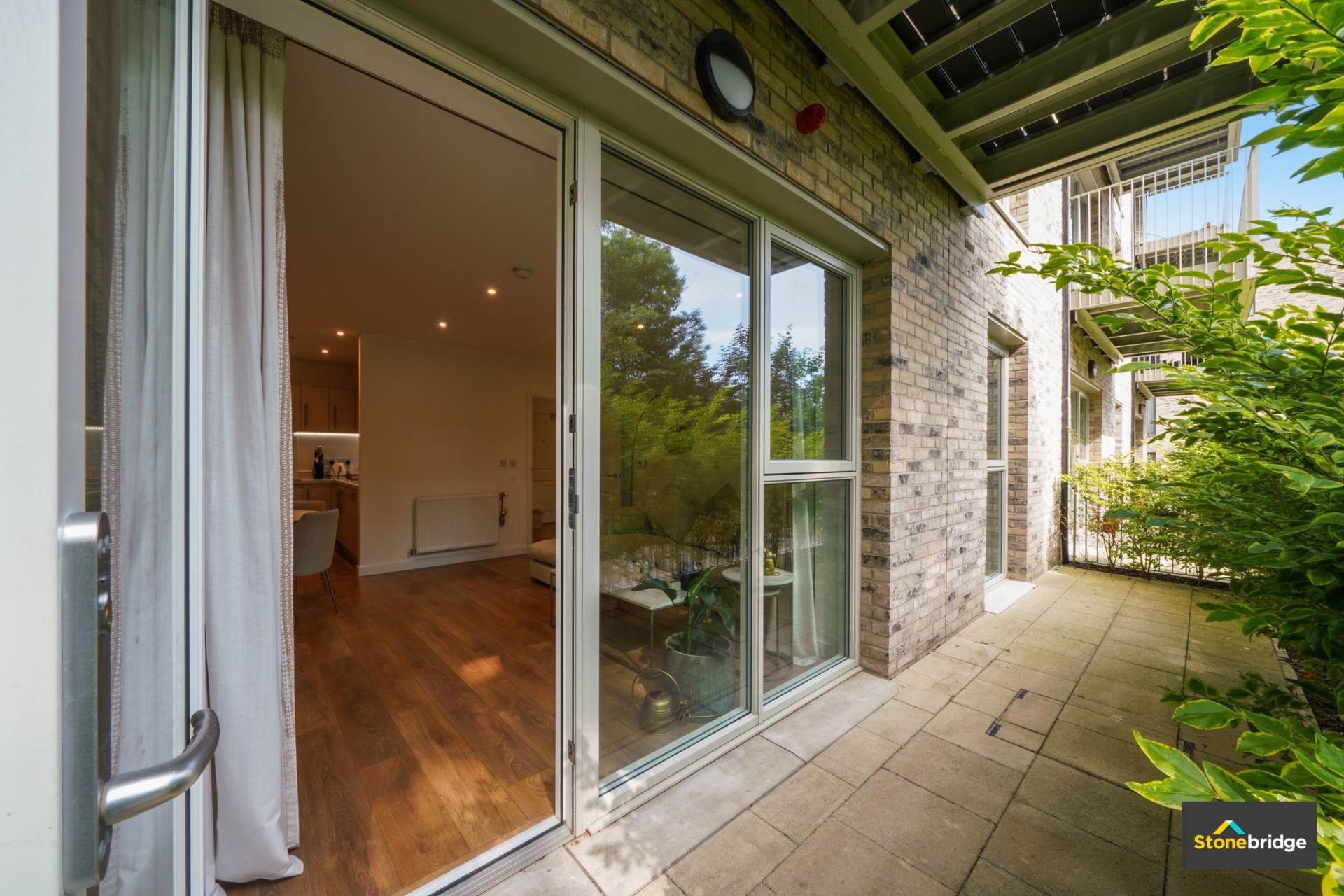 Additional Property Image 1 bedroom Flat for sale in London 8