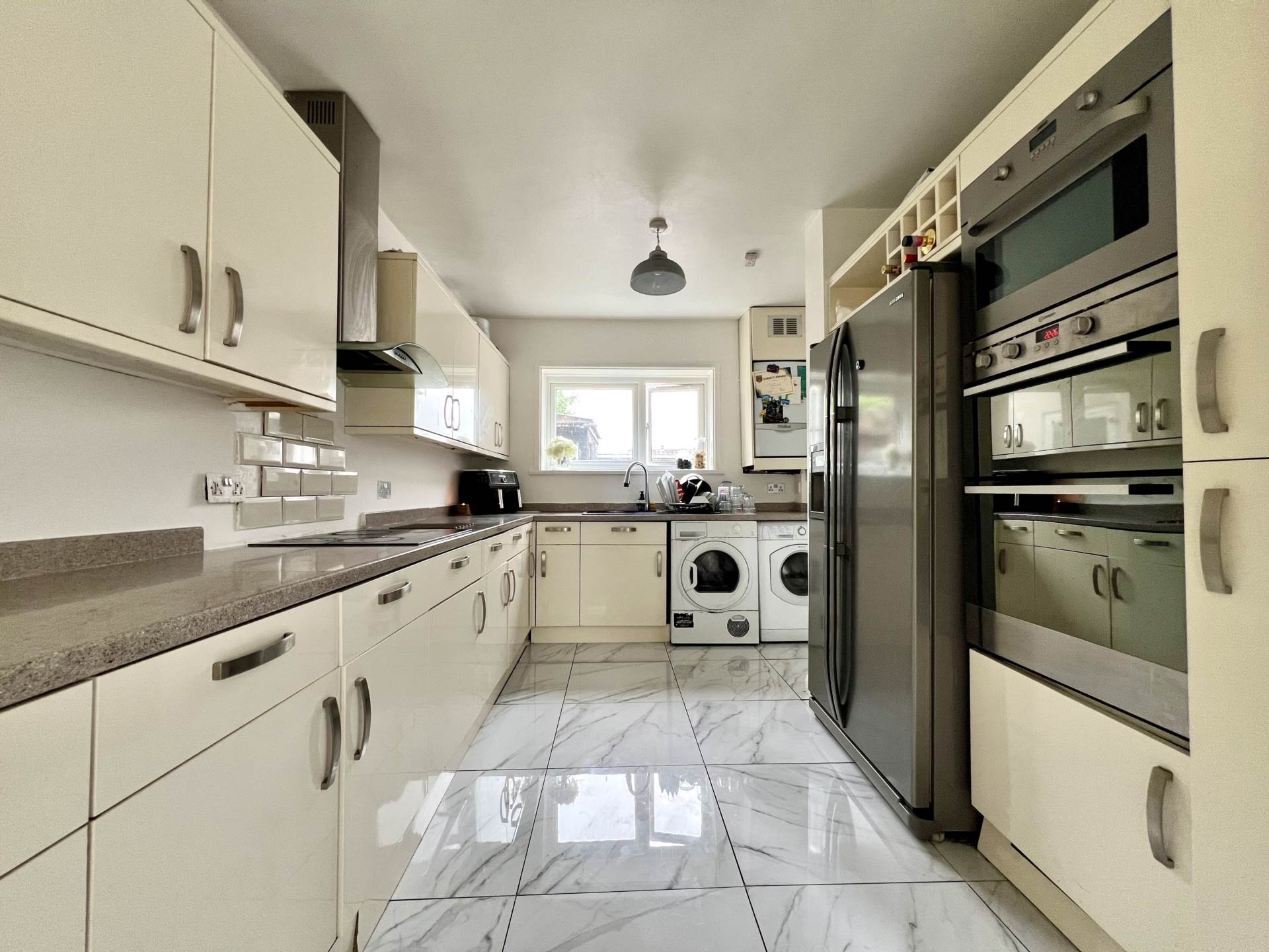 Additional Property Image 3 bedroom Terraced for sale in Romford 5