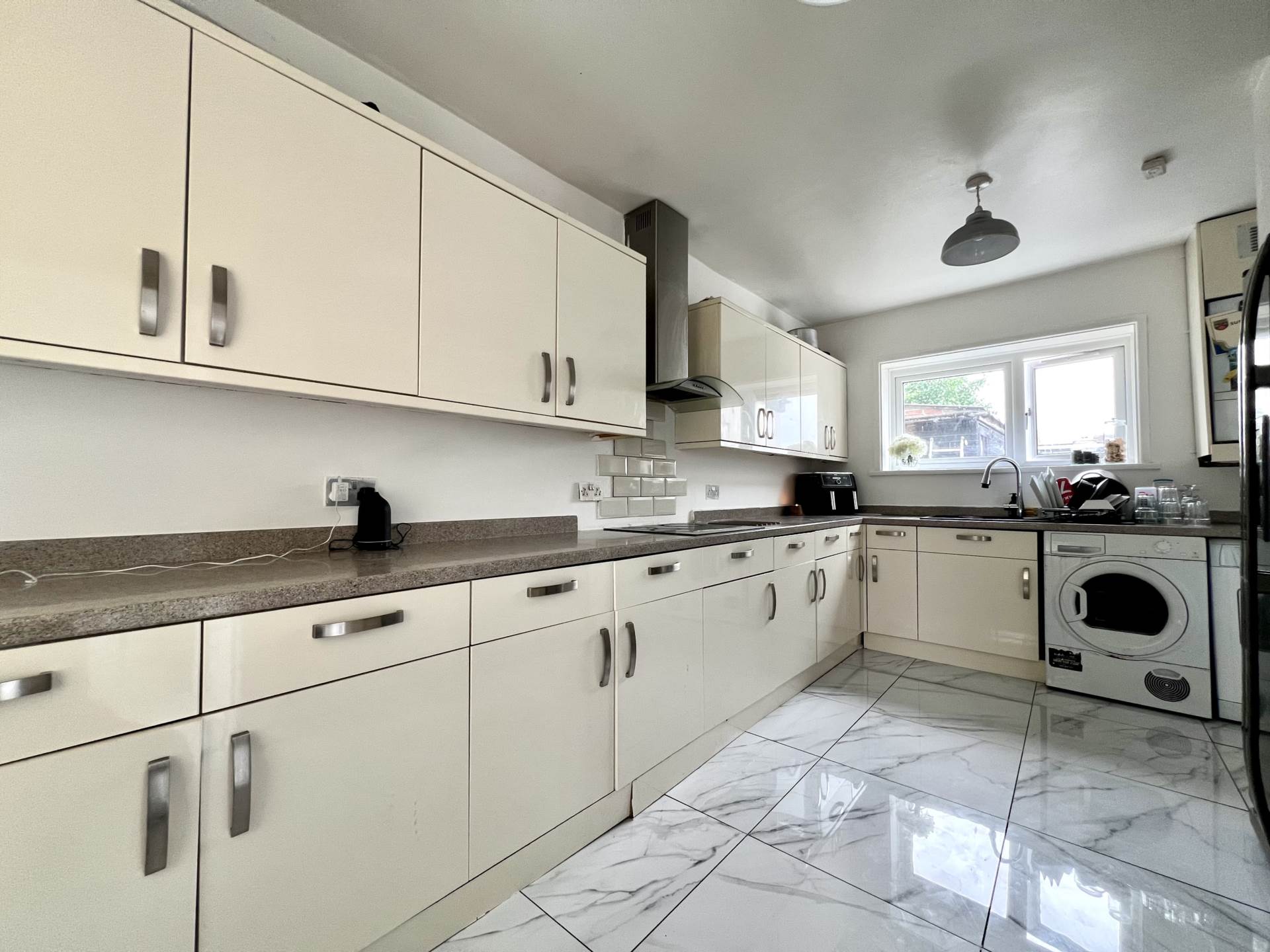 Additional Property Image 3 bedroom Terraced for sale in Romford 7